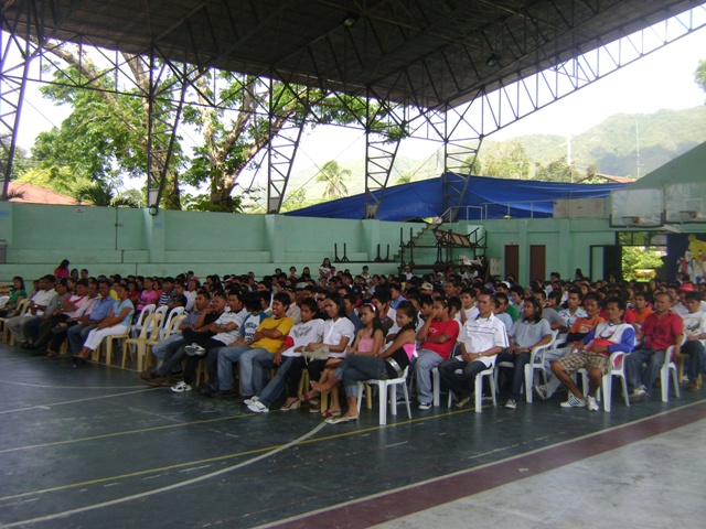 302 STARS Project Beneficiaries of Maribojoc, Bohol. – Training graduates await their certificates of completion as each skill category was recognized during the graduation ceremony. (Photo by Cheche Alagon)